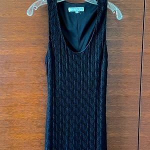 Black lace sleeveless fitted dress